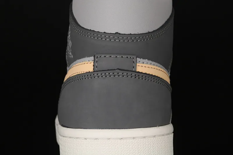 All Categories Air Jordan Jordan Series Basketball Shoes Air Jordan 1 Mid Special Price G Version Pure Original Air Jordan 1 Mid AJ1 Joe 1 Gray Pink China Basketball Shoes BQ6472-020